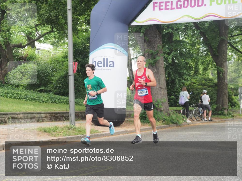 29.06.2025 - hella hamburg halbmarathon KatJ http://msf.ph/oto/8306852 29.06.2025 10:14:39 Zwischen KM18-KM19 2892, 7142, 7855 meine-sportfotos.de