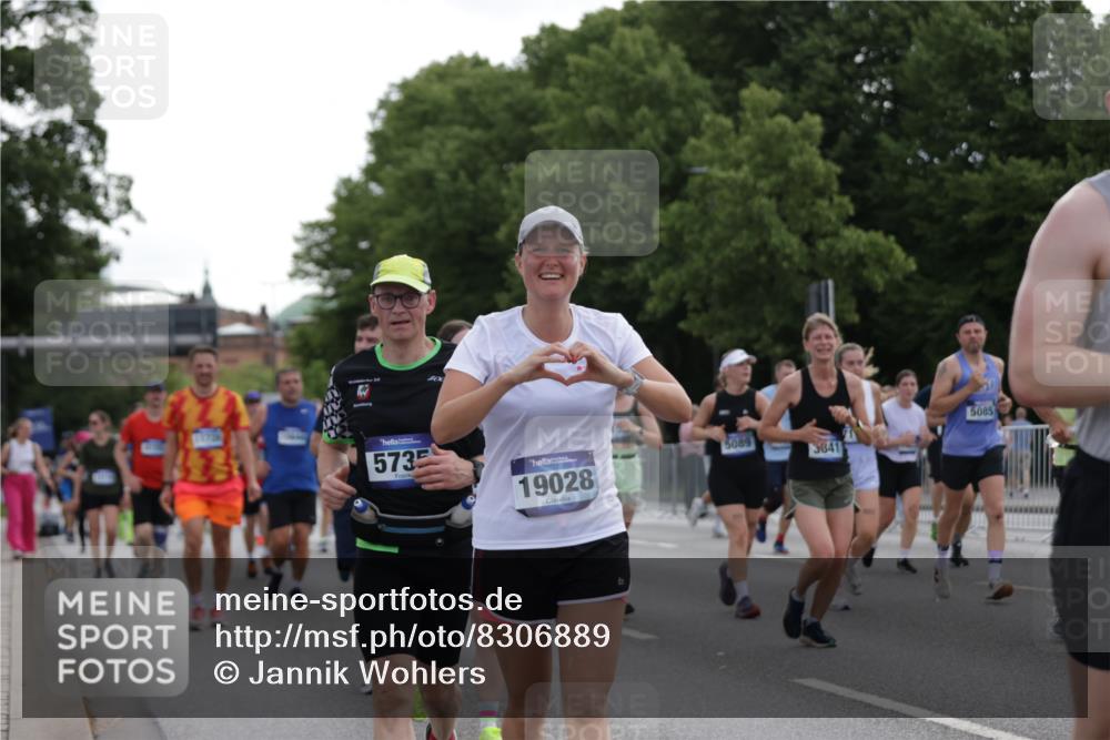 29.06.2025 - hella hamburg halbmarathon Jannik Wohlers http://msf.ph/oto/8306889 29.06.2025 10:38:01 Lombardsbrücke 1457, 1596, 1721, 1742, 1791, 2113, 2151, 2498, 3010, 3094, 3095, 3216, 3286, 3338, 3635, 3636, 3716, 3777, 3841, 4139, 4155, 4159, 4883, 5085, 5089, 5155, 5300, 5617, 5684, 5735, 6200, 6751, 6930, 7117, 7371, 7561, 7692, 7868, 8635, 8718, 9424, 9699, 10584, 11728, 11812, 12116, 12577, 12675, 12677, 13000, 13200, 13823, 13833, 14016, 14096, 14406, 15101, 15417, 15644, 16061, 16174, 16214, 16465, 16708, 16942, 17091, 17478, 18709 meine-sportfotos.de