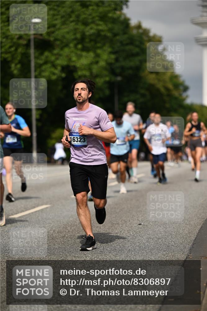 29.06.2025 - hella hamburg halbmarathon Dr. Thomas Lammeyer http://msf.ph/oto/8306897 29.06.2025 10:16:49 Kennedybrücke 1020, 1051, 2531, 2942, 3360, 4187, 4532, 6489, 7014, 7873, 8398, 8405, 9705, 10409, 11025 meine-sportfotos.de