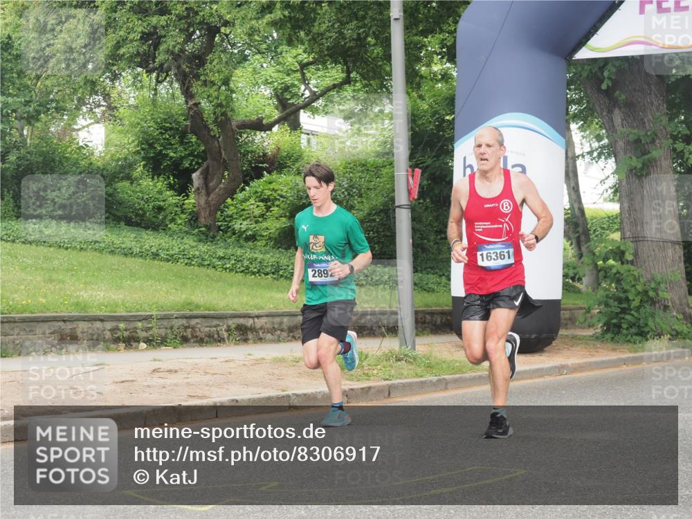29.06.2025 - hella hamburg halbmarathon KatJ http://msf.ph/oto/8306917 29.06.2025 10:14:40 Zwischen KM18-KM19 2892, 7142, 7855 meine-sportfotos.de