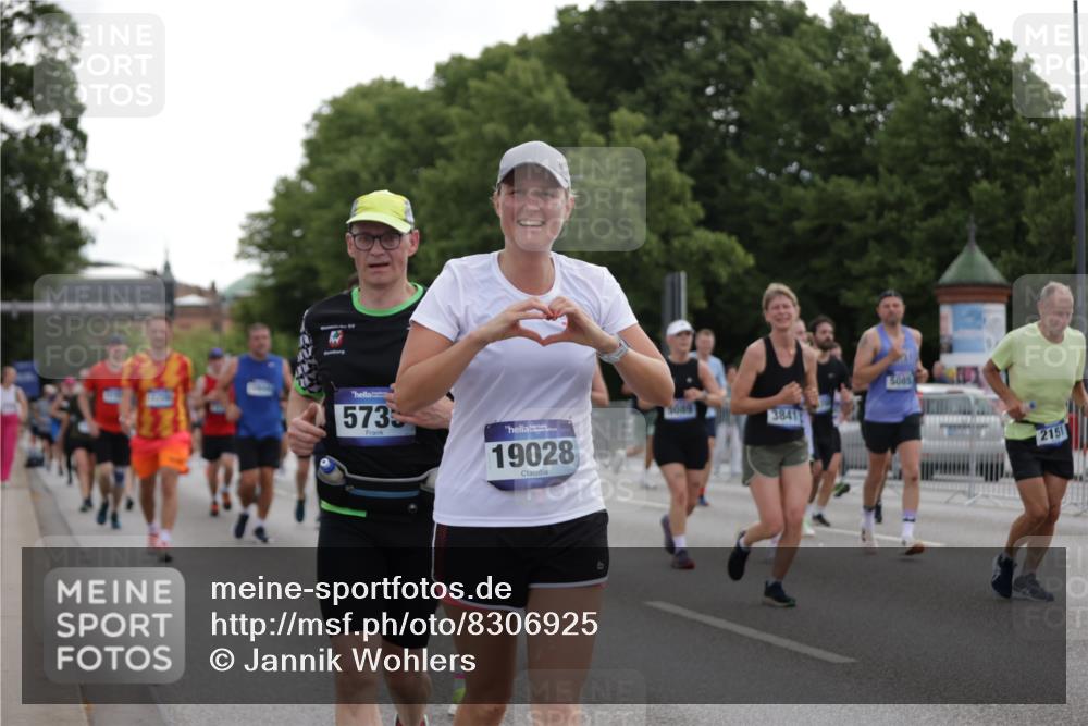 29.06.2025 - hella hamburg halbmarathon Jannik Wohlers http://msf.ph/oto/8306925 29.06.2025 10:38:02 Lombardsbrücke 1457, 1596, 1721, 1742, 1791, 2113, 2151, 2498, 3010, 3094, 3095, 3216, 3286, 3338, 3635, 3636, 3777, 3841, 4139, 4155, 4159, 4883, 5085, 5089, 5155, 5617, 5684, 5735, 6200, 6751, 6930, 7117, 7148, 7371, 7561, 7692, 7868, 8635, 8718, 9004, 9424, 9699, 10584, 11728, 11812, 12116, 12577, 12675, 12677, 13000, 13200, 13823, 13833, 14016, 14096, 14406, 15101, 15644, 16061, 16174, 16214, 16465, 16708, 16942, 17091, 17250, 17478, 18471, 18709 meine-sportfotos.de