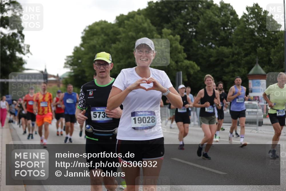 29.06.2025 - hella hamburg halbmarathon Jannik Wohlers http://msf.ph/oto/8306932 29.06.2025 10:38:02 Lombardsbrücke 1457, 1596, 1721, 1742, 1791, 2113, 2151, 2498, 3010, 3094, 3095, 3216, 3286, 3338, 3635, 3636, 3777, 3841, 4139, 4155, 4159, 4883, 5085, 5089, 5155, 5617, 5684, 5735, 6200, 6751, 6930, 7117, 7148, 7371, 7561, 7692, 7868, 8635, 8718, 9004, 9424, 9699, 10584, 11728, 11812, 12116, 12577, 12675, 12677, 13000, 13200, 13823, 13833, 14016, 14096, 14406, 15101, 15644, 16061, 16174, 16214, 16465, 16708, 16942, 17091, 17250, 17478, 18471, 18709 meine-sportfotos.de