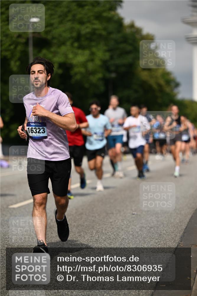 29.06.2025 - hella hamburg halbmarathon Dr. Thomas Lammeyer http://msf.ph/oto/8306935 29.06.2025 10:16:50 Kennedybrücke 1020, 1051, 2531, 2942, 3360, 4187, 4532, 6489, 7014, 7873, 8398, 8405, 9705, 10409, 10581 meine-sportfotos.de
