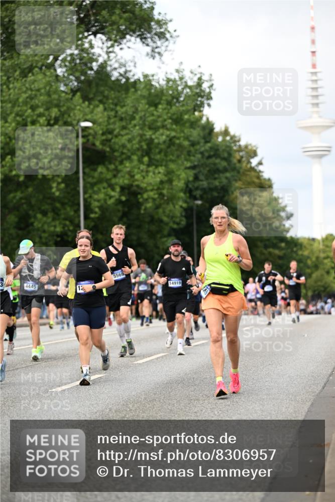 29.06.2025 - hella hamburg halbmarathon Dr. Thomas Lammeyer http://msf.ph/oto/8306957 29.06.2025 10:38:11 Kennedybrücke 1189, 1275, 1764, 1787, 2038, 2276, 2464, 2496, 2933, 3264, 3340, 3345, 3848, 4445, 4824, 4826, 5096, 5141, 5557, 5566, 5569, 5691, 5821, 5822, 5887, 6109, 6364, 6515, 6516, 6574, 6956, 7027, 7324, 7329, 7565, 7633, 7653, 7982, 8157, 8277, 8282, 8349, 8375, 8377, 8383, 8401, 9094, 9875, 9995, 10007, 10048, 10071, 10561, 10564, 11229, 11237, 11338, 11432 meine-sportfotos.de