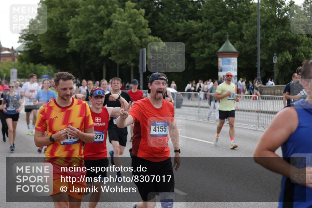 29.06.2025 - hella hamburg halbmarathon Jannik Wohlers http://msf.ph/oto/8307017 29.06.2025 10:38:07 Lombardsbrücke 1721, 1791, 2113, 2151, 2576, 2660, 3010, 3094, 3095, 3216, 3286, 3323, 3338, 3635, 3636, 3726, 3777, 3841, 4028, 4139, 4155, 4159, 4259, 4260, 4316, 4883, 5085, 5089, 5155, 5617, 5684, 5735, 5913, 6695, 6696, 6875, 7117, 7148, 7371, 7561, 7692, 7868, 8635, 8718, 9004, 9424, 9699, 11635, 11697, 11728, 12075, 12116, 12577, 12677, 13000, 13200, 13823, 13833, 14096, 15101, 15644, 16174, 16214, 16708, 17091, 17250, 17333, 17478, 18471, 18709 meine-sportfotos.de