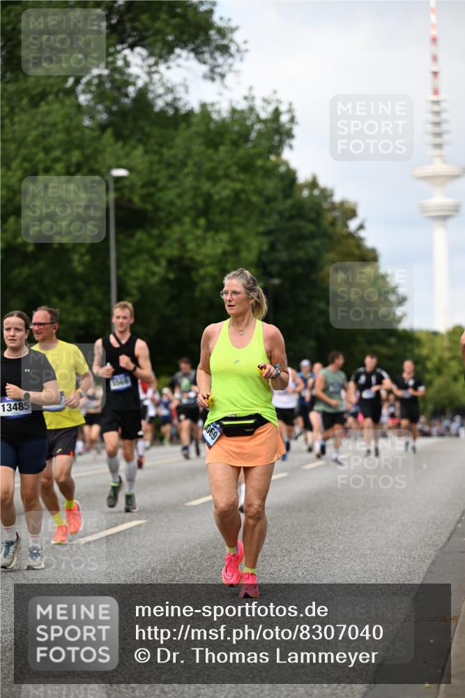 29.06.2025 - hella hamburg halbmarathon Dr. Thomas Lammeyer http://msf.ph/oto/8307040 29.06.2025 10:38:12 Kennedybrücke 1189, 1275, 1764, 1787, 2038, 2276, 2464, 2496, 2933, 3264, 3340, 3345, 3848, 4445, 4824, 4826, 5096, 5141, 5557, 5566, 5569, 5691, 5821, 5822, 5887, 6109, 6364, 6515, 6516, 6574, 6956, 7027, 7324, 7329, 7565, 7633, 7653, 7982, 8157, 8277, 8282, 8349, 8375, 8377, 8383, 8401, 9094, 9875, 10007, 10048, 10071, 10561, 10564, 11229, 11237, 11338, 11432 meine-sportfotos.de