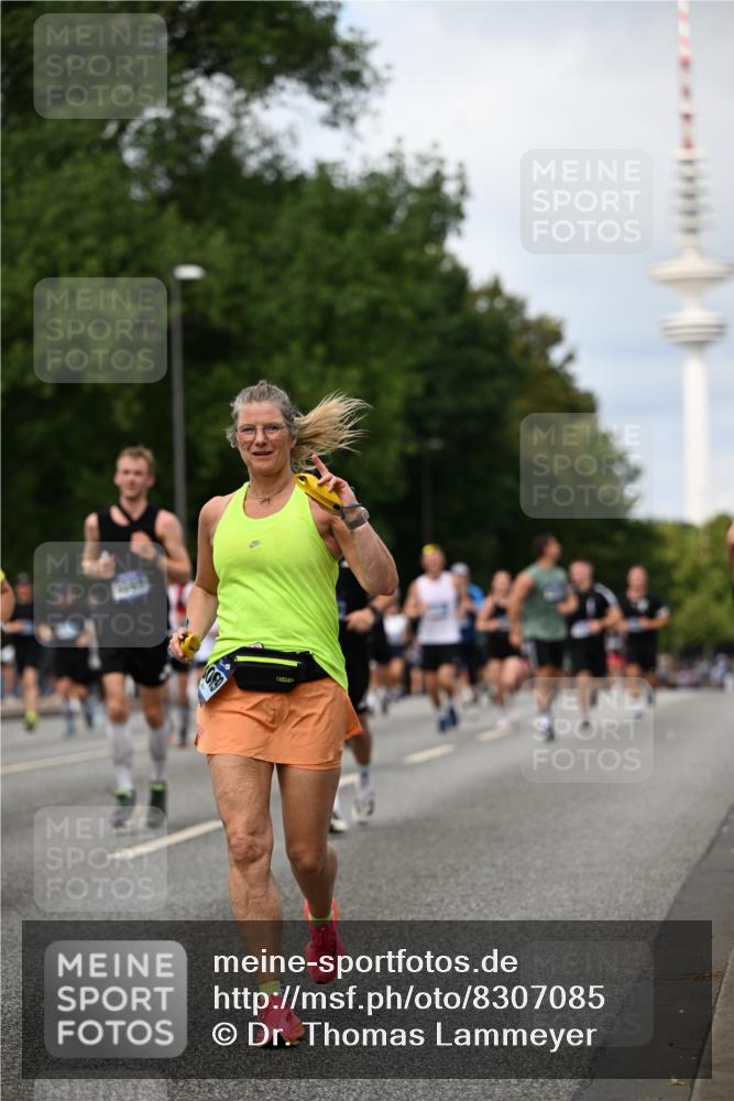 29.06.2025 - hella hamburg halbmarathon Dr. Thomas Lammeyer http://msf.ph/oto/8307085 29.06.2025 10:38:13 Kennedybrücke 1189, 1275, 1764, 1787, 2038, 2276, 2464, 2496, 2933, 3264, 3340, 3345, 3848, 4445, 4824, 4826, 5096, 5141, 5557, 5566, 5569, 5691, 5821, 5822, 5887, 6109, 6364, 6515, 6516, 6574, 7027, 7324, 7329, 7565, 7633, 7653, 7982, 8157, 8202, 8277, 8282, 8349, 8375, 8377, 8383, 8401, 9094, 9875, 10007, 10048, 10071, 10561, 10564, 11229, 11338, 11432 meine-sportfotos.de