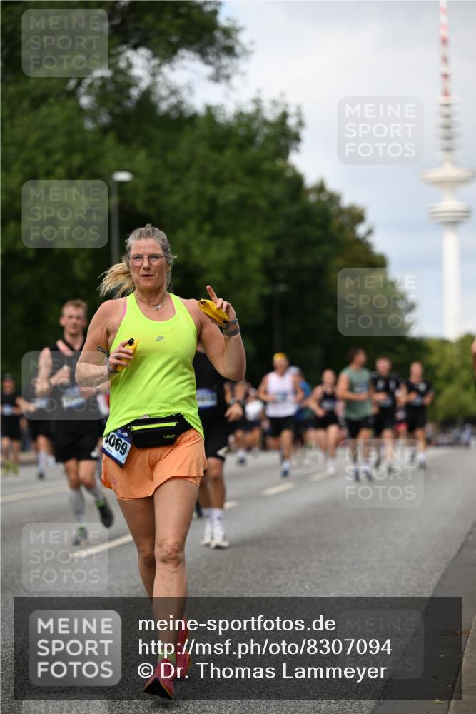 29.06.2025 - hella hamburg halbmarathon Dr. Thomas Lammeyer http://msf.ph/oto/8307094 29.06.2025 10:38:13 Kennedybrücke 1189, 1275, 1764, 1787, 2038, 2276, 2464, 2496, 2933, 3264, 3340, 3345, 3848, 4445, 4824, 4826, 5096, 5141, 5557, 5566, 5569, 5691, 5821, 5822, 5887, 6109, 6364, 6515, 6516, 6574, 7027, 7324, 7329, 7565, 7633, 7653, 7982, 8157, 8202, 8277, 8282, 8349, 8375, 8377, 8383, 8401, 9094, 9875, 10007, 10048, 10071, 10561, 10564, 11229, 11338, 11432 meine-sportfotos.de