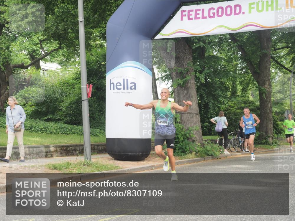 29.06.2025 - hella hamburg halbmarathon KatJ http://msf.ph/oto/8307109 29.06.2025 10:14:44 Zwischen KM18-KM19 2892, 7142 meine-sportfotos.de