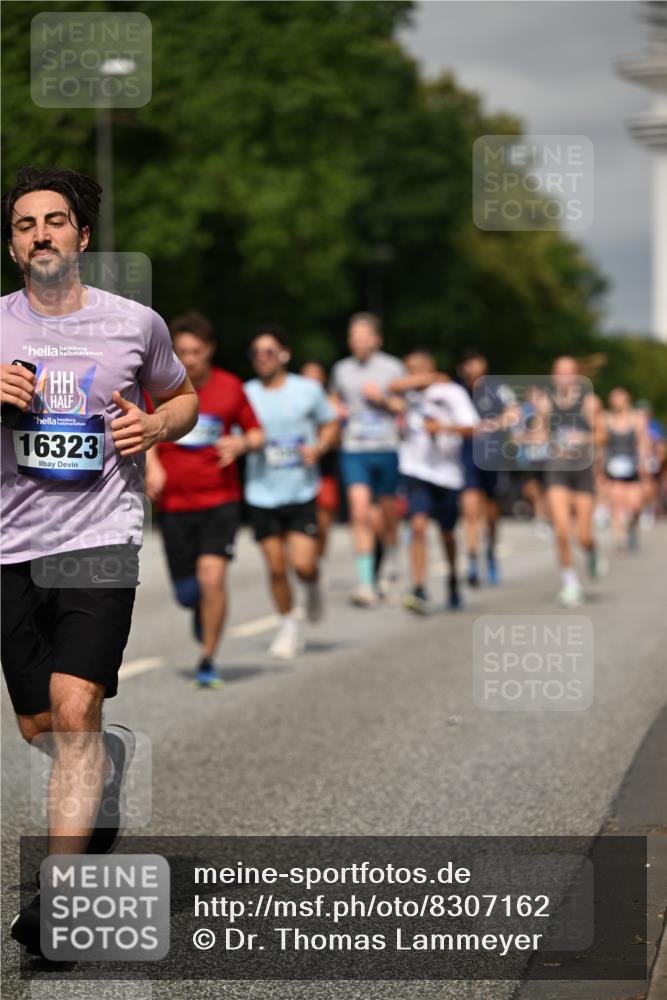 29.06.2025 - hella hamburg halbmarathon Dr. Thomas Lammeyer http://msf.ph/oto/8307162 29.06.2025 10:16:50 Kennedybrücke 1020, 1051, 2531, 2942, 3360, 4187, 4532, 6489, 7014, 7873, 8398, 8405, 9705, 10409, 10581 meine-sportfotos.de