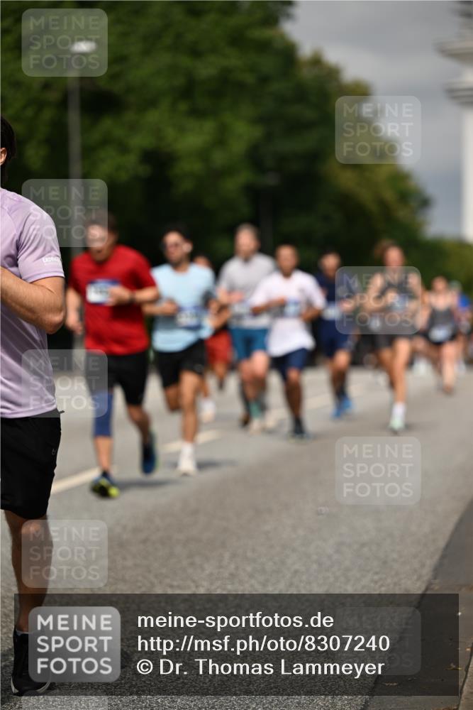 29.06.2025 - hella hamburg halbmarathon Dr. Thomas Lammeyer http://msf.ph/oto/8307240 29.06.2025 10:16:50 Kennedybrücke 1020, 1051, 2531, 2942, 3360, 4187, 4532, 6489, 7014, 7873, 8398, 8405, 9705, 10409, 10581 meine-sportfotos.de