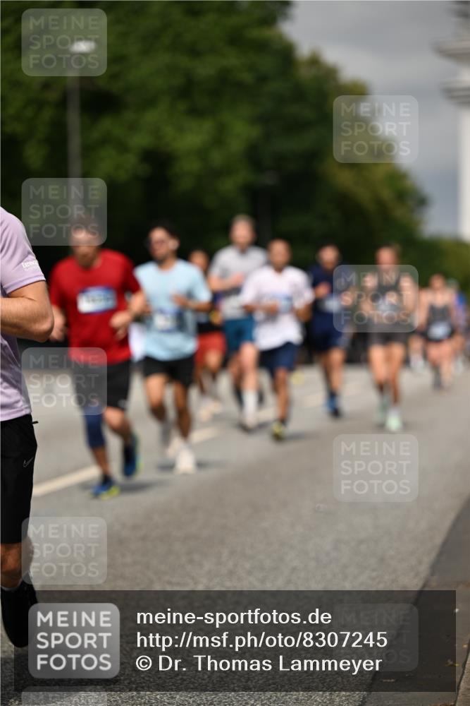 29.06.2025 - hella hamburg halbmarathon Dr. Thomas Lammeyer http://msf.ph/oto/8307245 29.06.2025 10:16:50 Kennedybrücke 1020, 1051, 2531, 2942, 3360, 4187, 4532, 6489, 7014, 7873, 8398, 8405, 9705, 10409, 10581 meine-sportfotos.de