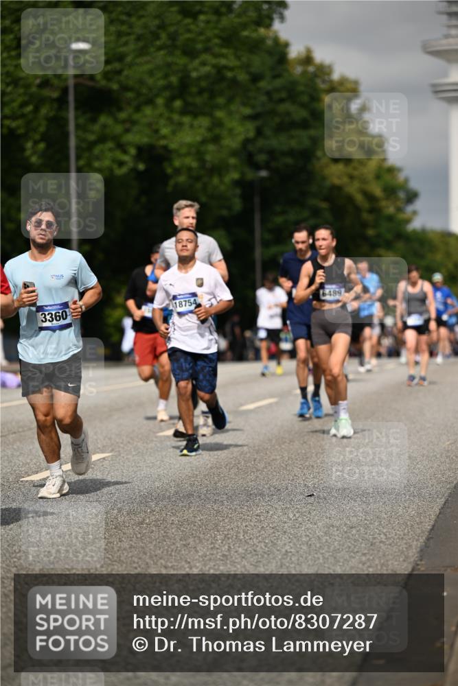 29.06.2025 - hella hamburg halbmarathon Dr. Thomas Lammeyer http://msf.ph/oto/8307287 29.06.2025 10:16:51 Kennedybrücke 1020, 1051, 2531, 2942, 3360, 4187, 4532, 6489, 7873, 8398, 8405, 9705, 10409, 10581 meine-sportfotos.de