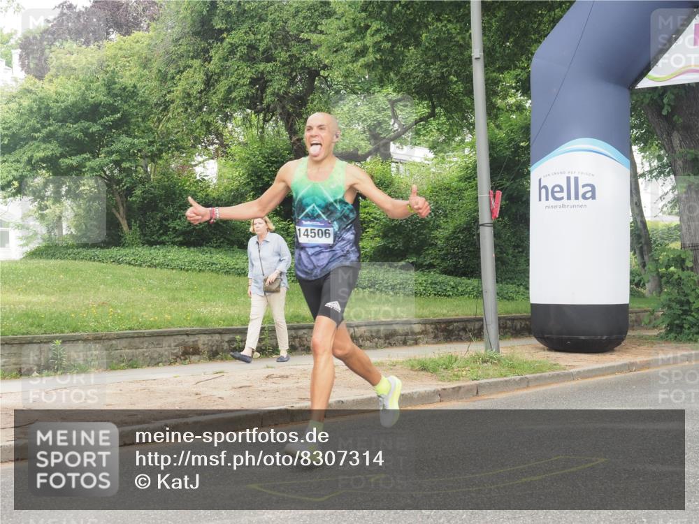 29.06.2025 - hella hamburg halbmarathon KatJ http://msf.ph/oto/8307314 29.06.2025 10:14:46 Zwischen KM18-KM19 2892 meine-sportfotos.de