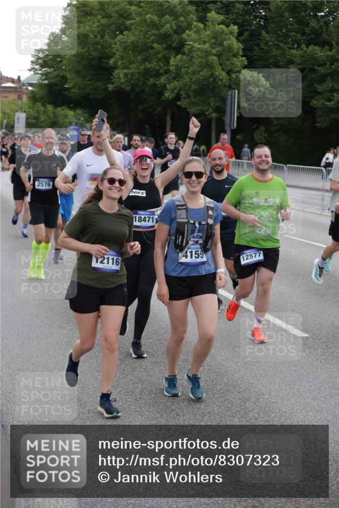 29.06.2025 - hella hamburg halbmarathon Jannik Wohlers http://msf.ph/oto/8307323 29.06.2025 10:38:11 Lombardsbrücke 56, 1721, 2151, 2576, 2660, 2693, 3094, 3095, 3216, 3323, 3726, 3777, 3841, 4028, 4139, 4155, 4159, 4259, 4260, 4316, 4883, 5085, 5089, 5155, 5617, 5684, 5735, 5913, 6695, 6696, 6875, 7117, 7148, 7371, 7561, 7692, 7849, 8583, 8635, 8747, 9004, 9424, 9699, 11635, 11697, 11728, 12075, 12116, 12577, 13000, 13200, 13823, 14096, 15644, 15755, 16174, 16214, 16708, 17091, 17250, 17333, 17478, 18471, 18709 meine-sportfotos.de