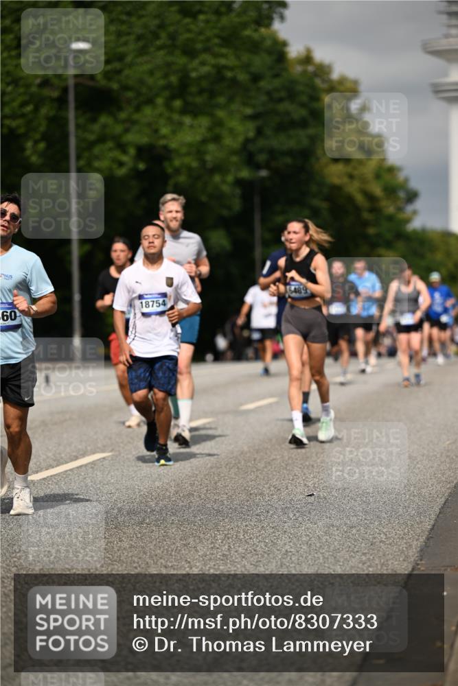 29.06.2025 - hella hamburg halbmarathon Dr. Thomas Lammeyer http://msf.ph/oto/8307333 29.06.2025 10:16:52 Kennedybrücke 1020, 1051, 1328, 2531, 2942, 3360, 4187, 4532, 5597, 5598, 6489, 7873, 8115, 8398, 8405, 9527, 9705, 10409, 10581 meine-sportfotos.de