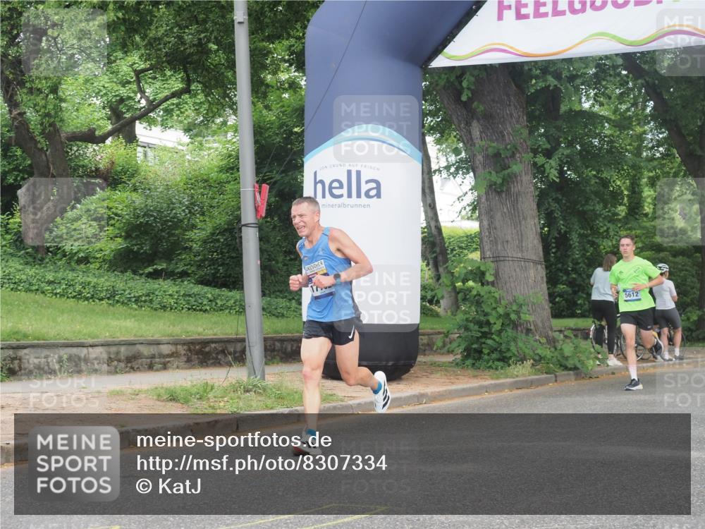 29.06.2025 - hella hamburg halbmarathon KatJ http://msf.ph/oto/8307334 29.06.2025 10:14:47 Zwischen KM18-KM19 5612 meine-sportfotos.de