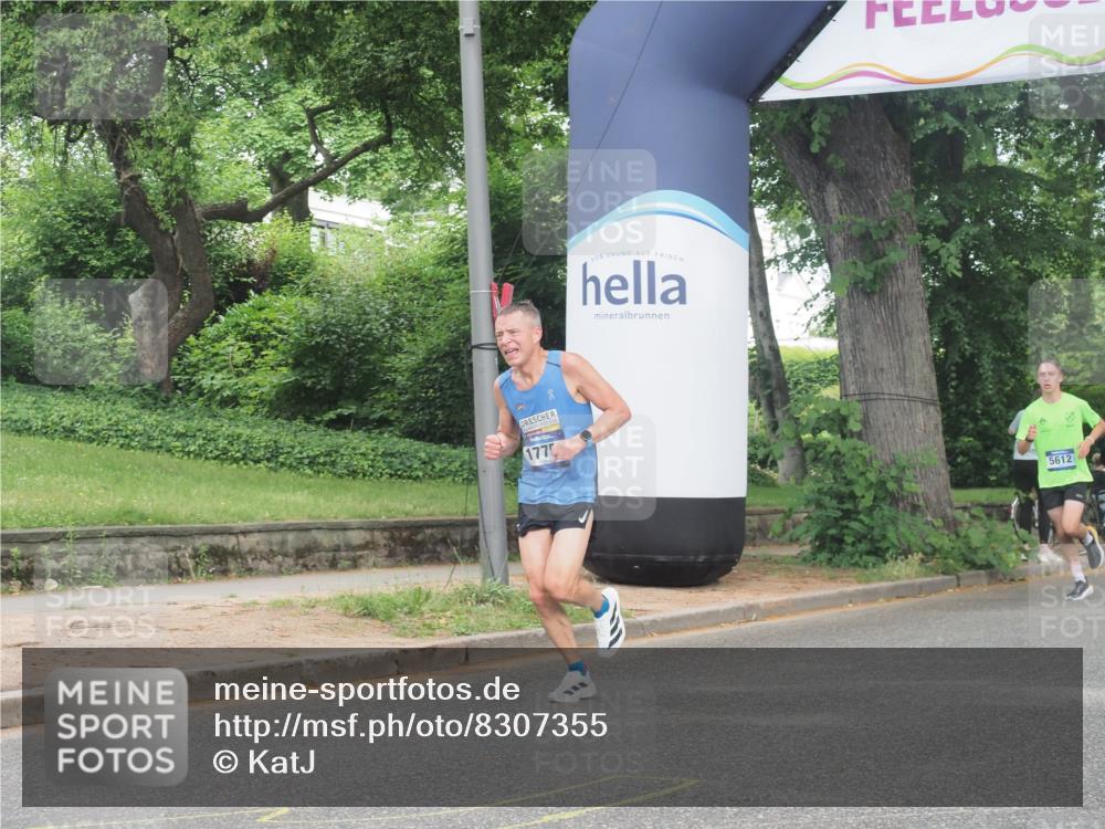 29.06.2025 - hella hamburg halbmarathon KatJ http://msf.ph/oto/8307355 29.06.2025 10:14:47 Zwischen KM18-KM19 5612 meine-sportfotos.de