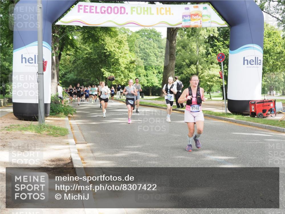 29.06.2025 - hella hamburg halbmarathon MichiJ http://msf.ph/oto/8307422 29.06.2025 10:35:37 Zwischen KM18-KM19 2864, 3852, 5362, 6168, 12870, 15350, 15478, 15479, 15573, 18297, 18922 meine-sportfotos.de
