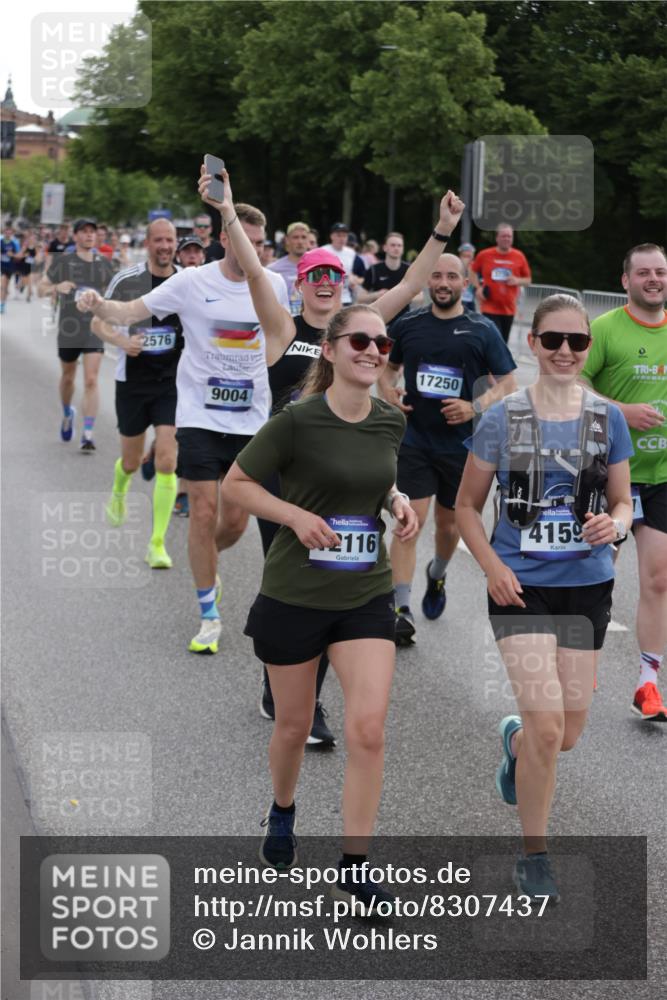 29.06.2025 - hella hamburg halbmarathon Jannik Wohlers http://msf.ph/oto/8307437 29.06.2025 10:38:12 Lombardsbrücke 56, 1721, 2151, 2576, 2660, 2693, 3216, 3323, 3726, 3777, 3841, 4028, 4139, 4155, 4159, 4259, 4260, 4316, 4883, 5085, 5089, 5155, 5617, 5684, 5735, 5913, 6695, 6696, 6875, 7117, 7148, 7371, 7561, 7692, 7849, 8583, 8635, 8747, 9004, 9424, 11635, 11697, 12072, 12075, 12116, 12577, 13000, 13200, 13823, 14096, 15644, 15755, 16174, 16181, 16214, 16346, 16708, 17091, 17250, 17333, 17478, 18471, 18709 meine-sportfotos.de