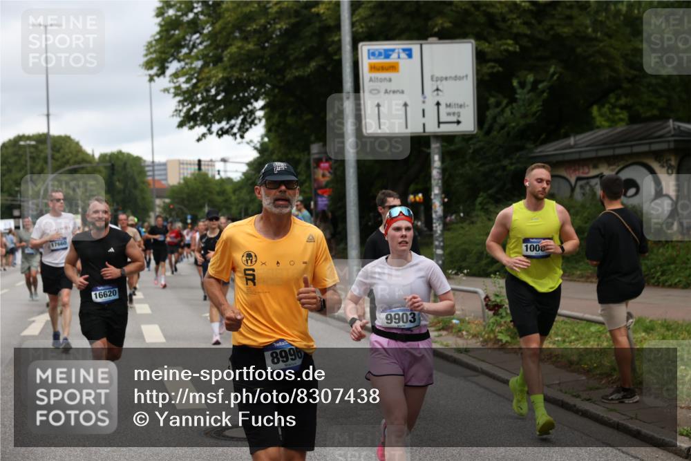 29.06.2025 - hella hamburg halbmarathon Yannick Fuchs http://msf.ph/oto/8307438 29.06.2025 10:50:25 20KM 1583, 1877, 1955, 2083, 2378, 2741, 4152, 4594, 4813, 5418, 5492, 5570, 5721, 5744, 7037, 7547, 7646, 8542, 8652, 8669, 8968, 8996, 9246, 9622, 9884, 9903, 10084, 10093, 10665, 11870, 12348, 12590, 12712, 13394, 13691, 13750, 14408, 14588, 14867, 15407, 15431, 15695, 16008, 16009, 16043, 16121, 16620, 16634, 16679, 17268, 17660, 17993, 18117, 18531, 18719, 18867, 18899, 18966, 19091 meine-sportfotos.de