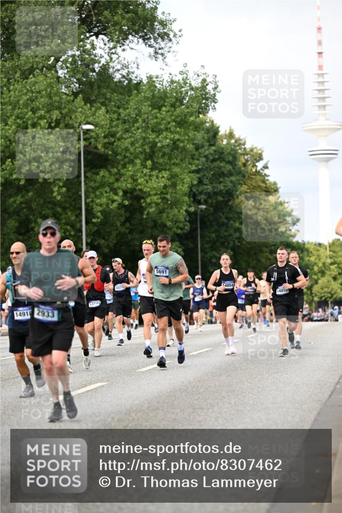 29.06.2025 - hella hamburg halbmarathon Dr. Thomas Lammeyer http://msf.ph/oto/8307462 29.06.2025 10:38:16 Kennedybrücke 1025, 1705, 1764, 1787, 2038, 2276, 2464, 2496, 2511, 2933, 3264, 3340, 3345, 3848, 4445, 4824, 4826, 5096, 5566, 5569, 5691, 5887, 6034, 6109, 6364, 6515, 6516, 6574, 6718, 6727, 7027, 7324, 7329, 7565, 7653, 7982, 8202, 8277, 8282, 8349, 8375, 8377, 8401, 9094, 9875, 10007, 10048, 10071, 10561, 10564, 11229, 11338, 11432 meine-sportfotos.de