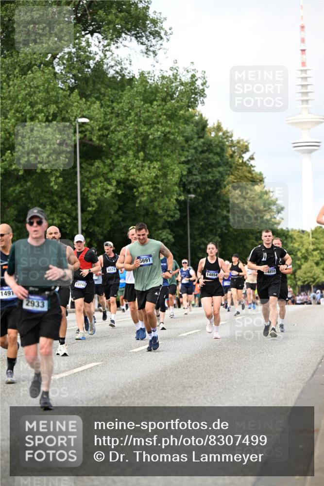 29.06.2025 - hella hamburg halbmarathon Dr. Thomas Lammeyer http://msf.ph/oto/8307499 29.06.2025 10:38:16 Kennedybrücke 1025, 1705, 1764, 1787, 2038, 2276, 2464, 2496, 2511, 2933, 3264, 3340, 3345, 3848, 4445, 4824, 4826, 5096, 5566, 5569, 5691, 5887, 6034, 6109, 6364, 6515, 6516, 6574, 6718, 6727, 7027, 7324, 7329, 7565, 7653, 7982, 8202, 8277, 8282, 8349, 8375, 8377, 8401, 9094, 9875, 10007, 10048, 10071, 10561, 10564, 11229, 11338, 11432 meine-sportfotos.de