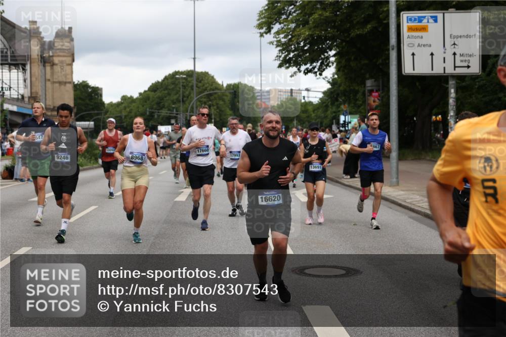 29.06.2025 - hella hamburg halbmarathon Yannick Fuchs http://msf.ph/oto/8307543 29.06.2025 10:50:26 20KM 1583, 1877, 1955, 2083, 2378, 2741, 3413, 4152, 4594, 4813, 5418, 5492, 5570, 5744, 7037, 7547, 8542, 8652, 8669, 8968, 8996, 9246, 9622, 9884, 9903, 9907, 10084, 10093, 10665, 11870, 12348, 12590, 12712, 13394, 13691, 13750, 14408, 14588, 14678, 14867, 15097, 15407, 15431, 15695, 16008, 16009, 16121, 16620, 16634, 16679, 17268, 17660, 17993, 18117, 18719, 18867, 18899, 19091 meine-sportfotos.de