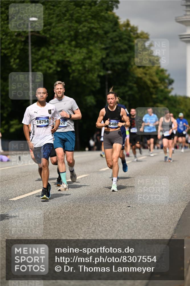 29.06.2025 - hella hamburg halbmarathon Dr. Thomas Lammeyer http://msf.ph/oto/8307554 29.06.2025 10:16:52 Kennedybrücke 1020, 1051, 1328, 2531, 2942, 3360, 4187, 4532, 5597, 5598, 6489, 7873, 8115, 8398, 8405, 9527, 9705, 10409, 10581 meine-sportfotos.de
