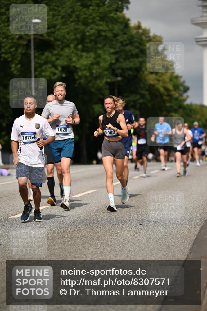 29.06.2025 - hella hamburg halbmarathon Dr. Thomas Lammeyer http://msf.ph/oto/8307571 29.06.2025 10:16:53 Kennedybrücke 1020, 1051, 1328, 2531, 2942, 3360, 4187, 4532, 4554, 5597, 5598, 6489, 7873, 8115, 8398, 8405, 9527, 9705, 10409, 10581 meine-sportfotos.de
