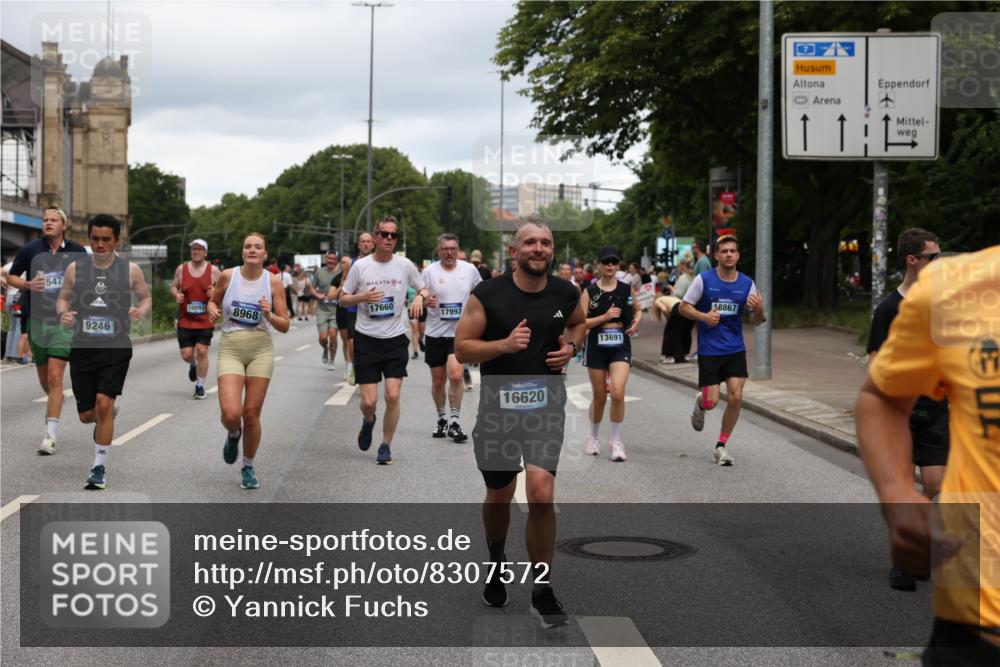 29.06.2025 - hella hamburg halbmarathon Yannick Fuchs http://msf.ph/oto/8307572 29.06.2025 10:50:26 20KM 1583, 1877, 1955, 2083, 2378, 2741, 3413, 4152, 4594, 4813, 5418, 5492, 5570, 5744, 7037, 7547, 8542, 8652, 8669, 8968, 8996, 9246, 9622, 9884, 9903, 9907, 10084, 10093, 10665, 11870, 12348, 12590, 12712, 13394, 13691, 13750, 14408, 14588, 14678, 14867, 15097, 15407, 15431, 15695, 16008, 16009, 16121, 16620, 16634, 16679, 17268, 17660, 17993, 18117, 18719, 18867, 18899, 19091 meine-sportfotos.de
