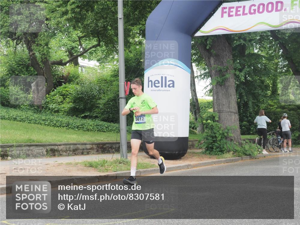 29.06.2025 - hella hamburg halbmarathon KatJ http://msf.ph/oto/8307581 29.06.2025 10:14:49 Zwischen KM18-KM19 5612 meine-sportfotos.de