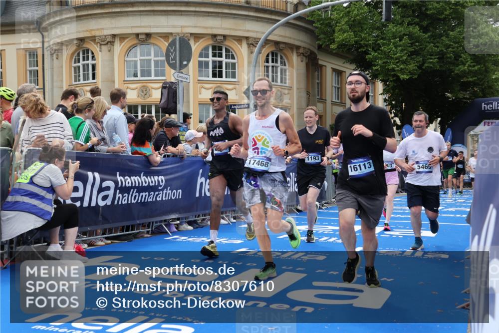 29.06.2025 - hella hamburg halbmarathon Strokosch-Dieckow http://msf.ph/oto/8307610 29.06.2025 10:56:16 Ziel 1193, 3048, 4029, 5465, 5672, 7547, 8639, 9622, 9903, 9907, 10789, 11231, 11309, 12348, 14363, 15300, 15484, 16113, 16375, 16634, 17468, 18117, 18495, 18652, 18741, 19152 meine-sportfotos.de