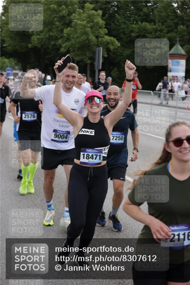 29.06.2025 - hella hamburg halbmarathon Jannik Wohlers http://msf.ph/oto/8307612 29.06.2025 10:38:13 Lombardsbrücke 56, 1721, 2151, 2576, 2660, 2693, 3216, 3323, 3726, 3841, 4028, 4139, 4155, 4159, 4259, 4260, 4316, 4883, 5085, 5089, 5155, 5617, 5684, 5913, 6695, 6696, 6875, 7117, 7148, 7371, 7561, 7692, 7849, 8583, 8635, 8747, 9004, 9455, 11635, 11697, 12072, 12075, 12116, 12577, 13000, 13200, 13823, 14096, 15644, 15755, 16174, 16181, 16214, 16346, 16708, 17091, 17250, 17333, 17478, 18471, 18709 meine-sportfotos.de