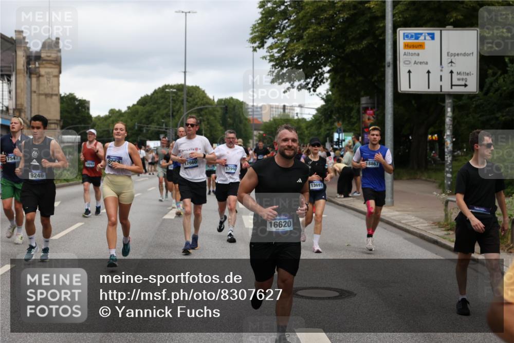 29.06.2025 - hella hamburg halbmarathon Yannick Fuchs http://msf.ph/oto/8307627 29.06.2025 10:50:26 20KM 1583, 1877, 1955, 2083, 2378, 2741, 3413, 4152, 4594, 4813, 5418, 5492, 5570, 5744, 7037, 7547, 8542, 8652, 8669, 8968, 8996, 9246, 9622, 9884, 9903, 9907, 10084, 10093, 10665, 11870, 12348, 12590, 12712, 13394, 13691, 13750, 14408, 14588, 14678, 14867, 15097, 15407, 15431, 15695, 16008, 16009, 16121, 16620, 16634, 16679, 17268, 17660, 17993, 18117, 18719, 18867, 18899, 19091 meine-sportfotos.de