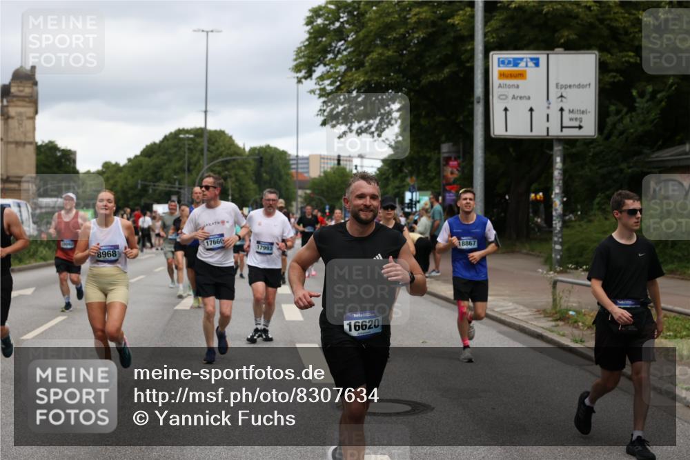 29.06.2025 - hella hamburg halbmarathon Yannick Fuchs http://msf.ph/oto/8307634 29.06.2025 10:50:27 20KM 1583, 1877, 1955, 2083, 2741, 3413, 4152, 4594, 4813, 5418, 5492, 5570, 5744, 6399, 7037, 7547, 8542, 8652, 8669, 8968, 8996, 9246, 9884, 9903, 9907, 9934, 10084, 10093, 10665, 11870, 12348, 12590, 12712, 13394, 13666, 13691, 13750, 14408, 14588, 14678, 14867, 15097, 15407, 15431, 15695, 16008, 16009, 16121, 16620, 16634, 16679, 17268, 17660, 17993, 18117, 18719, 18867, 18899, 19091 meine-sportfotos.de
