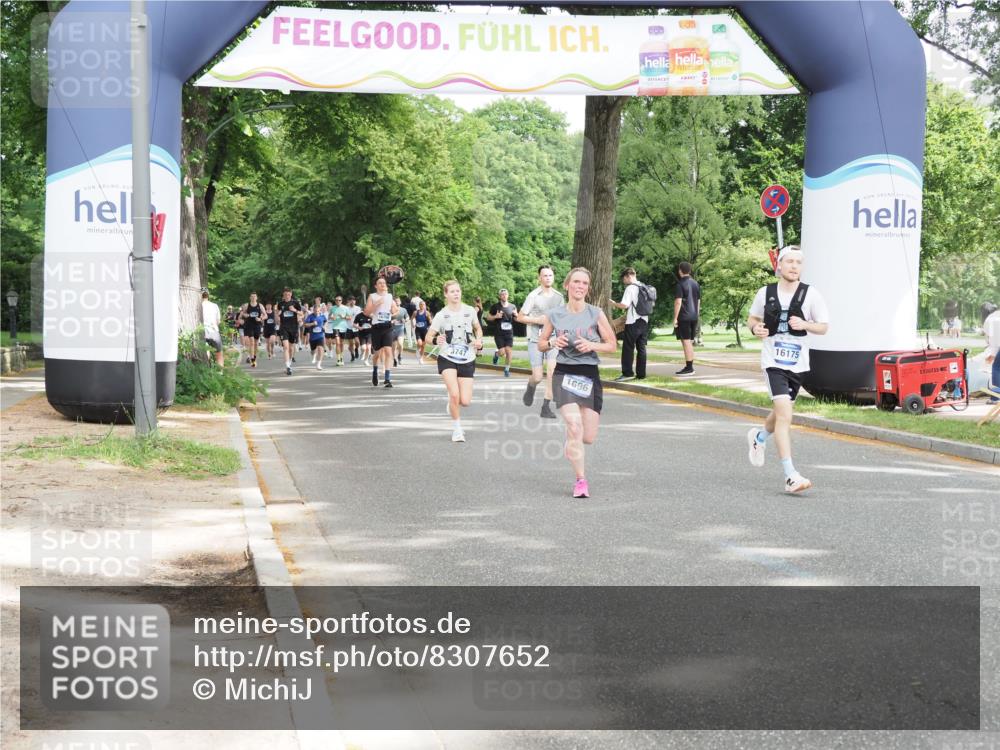 29.06.2025 - hella hamburg halbmarathon MichiJ http://msf.ph/oto/8307652 29.06.2025 10:35:39 Zwischen KM18-KM19 1696, 2864, 3747, 5362, 6168, 12870, 15350, 15478, 15479, 15573, 16175, 18297, 18922 meine-sportfotos.de
