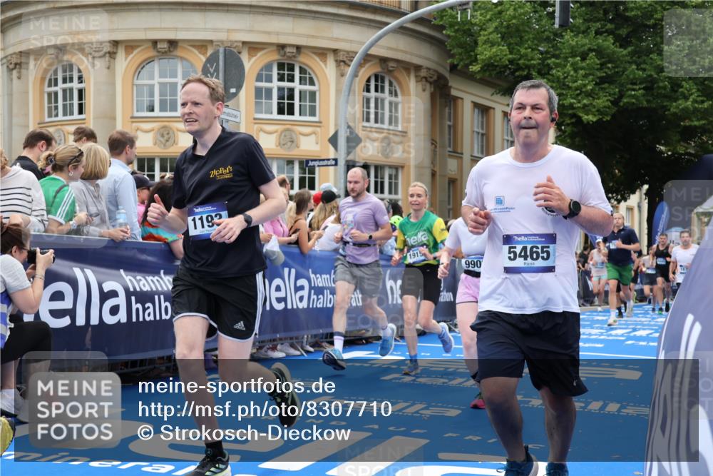 29.06.2025 - hella hamburg halbmarathon Strokosch-Dieckow http://msf.ph/oto/8307710 29.06.2025 10:56:17 Ziel 1193, 3048, 4029, 5465, 5672, 7547, 7742, 8639, 9622, 9903, 9907, 10789, 11231, 11309, 12348, 14363, 15300, 15484, 15818, 16113, 16375, 16634, 17468, 18117, 18495, 18652, 18741, 19152 meine-sportfotos.de