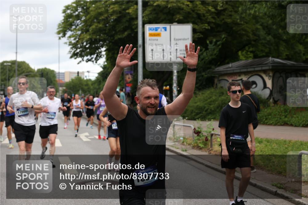 29.06.2025 - hella hamburg halbmarathon Yannick Fuchs http://msf.ph/oto/8307733 29.06.2025 10:50:27 20KM 1583, 1877, 1955, 2083, 2741, 3413, 4152, 4594, 4813, 5418, 5492, 5570, 5744, 6399, 7037, 7547, 8542, 8652, 8669, 8968, 8996, 9246, 9884, 9903, 9907, 9934, 10084, 10093, 10665, 11870, 12348, 12590, 12712, 13394, 13666, 13691, 13750, 14408, 14588, 14678, 14867, 15097, 15407, 15431, 15695, 16008, 16009, 16121, 16620, 16634, 16679, 17268, 17660, 17993, 18117, 18719, 18867, 18899, 19091 meine-sportfotos.de