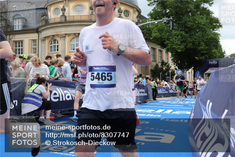 29.06.2025 - hella hamburg halbmarathon Strokosch-Dieckow http://msf.ph/oto/8307747 29.06.2025 10:56:17 Ziel 1193, 3048, 4029, 5465, 5672, 7547, 7742, 8639, 9622, 9903, 9907, 10789, 11231, 11309, 12348, 14363, 15300, 15484, 15818, 16113, 16375, 16634, 17468, 18117, 18495, 18652, 18741, 19152 meine-sportfotos.de