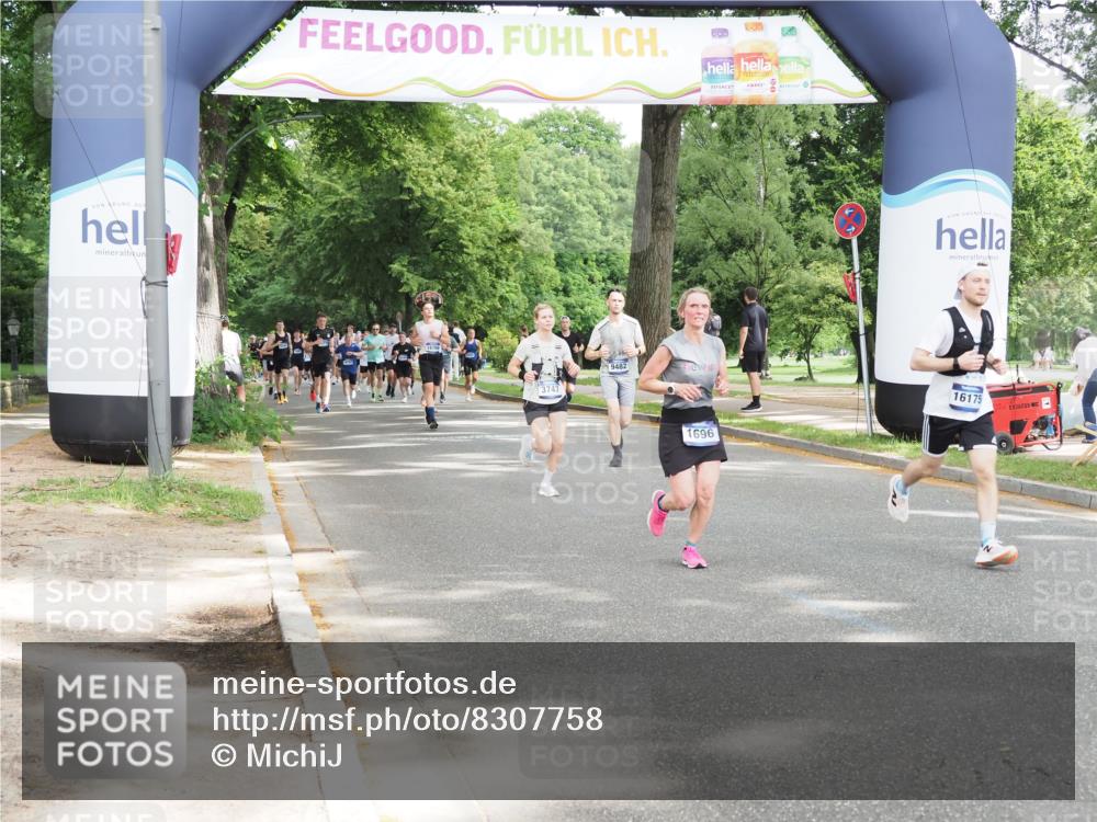 29.06.2025 - hella hamburg halbmarathon MichiJ http://msf.ph/oto/8307758 29.06.2025 10:35:39 Zwischen KM18-KM19 1696, 2864, 3747, 5362, 6168, 12870, 15350, 15478, 15479, 15573, 16175, 18297, 18922 meine-sportfotos.de