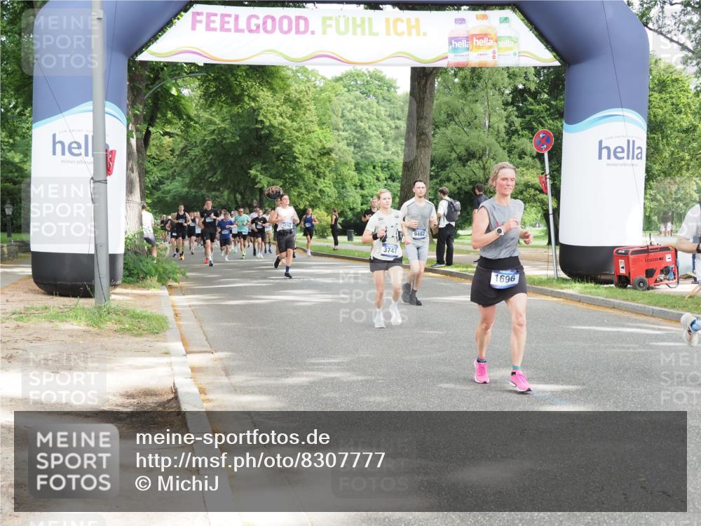 29.06.2025 - hella hamburg halbmarathon MichiJ http://msf.ph/oto/8307777 29.06.2025 10:35:40 Zwischen KM18-KM19 1696, 2864, 3747, 5362, 6168, 9482, 12870, 15350, 15478, 15573, 16175, 18297, 18922 meine-sportfotos.de