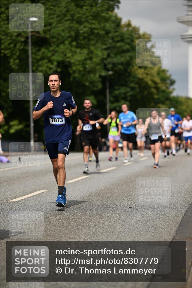 29.06.2025 - hella hamburg halbmarathon Dr. Thomas Lammeyer http://msf.ph/oto/8307779 29.06.2025 10:16:55 Kennedybrücke 1020, 1051, 1328, 2531, 2942, 3360, 4187, 4532, 4554, 5597, 5598, 6489, 7873, 8115, 8398, 8405, 9527, 9705, 10409, 10581 meine-sportfotos.de