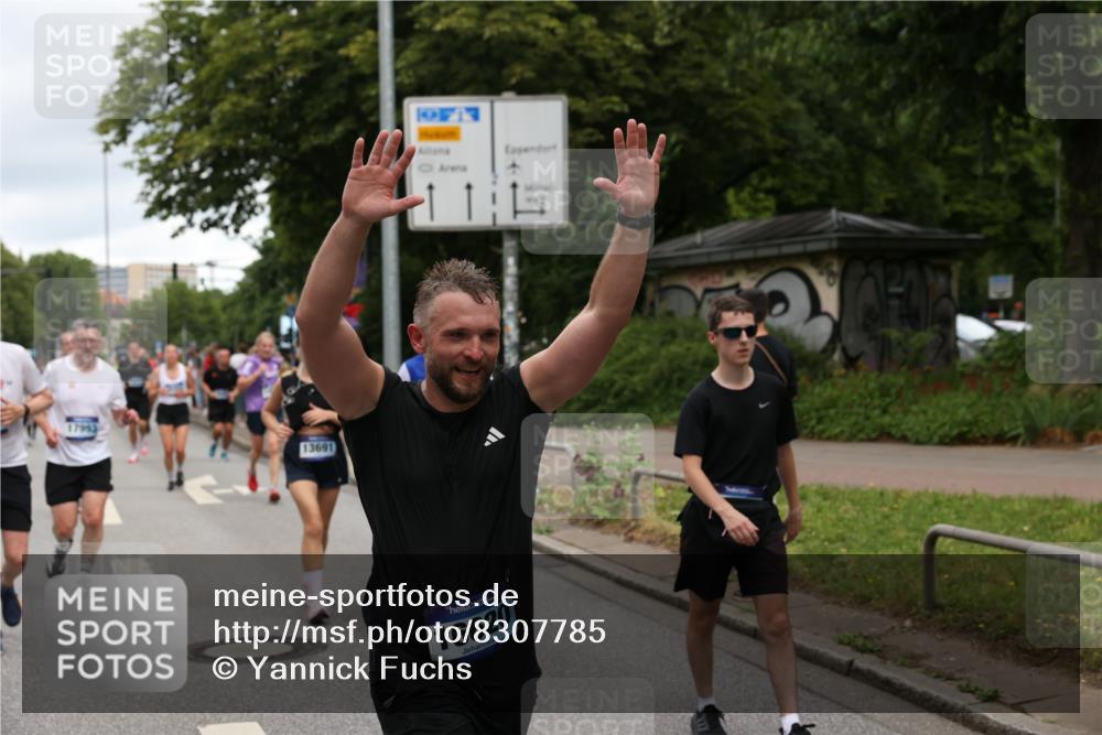 29.06.2025 - hella hamburg halbmarathon Yannick Fuchs http://msf.ph/oto/8307785 29.06.2025 10:50:27 20KM 1583, 1877, 1955, 2083, 2741, 3413, 4152, 4594, 4813, 5418, 5492, 5570, 5744, 6399, 7037, 7547, 8542, 8652, 8669, 8968, 8996, 9246, 9884, 9903, 9907, 9934, 10084, 10093, 10665, 11870, 12348, 12590, 12712, 13394, 13666, 13691, 13750, 14408, 14588, 14678, 14867, 15097, 15407, 15431, 15695, 16008, 16009, 16121, 16620, 16634, 16679, 17268, 17660, 17993, 18117, 18719, 18867, 18899, 19091 meine-sportfotos.de