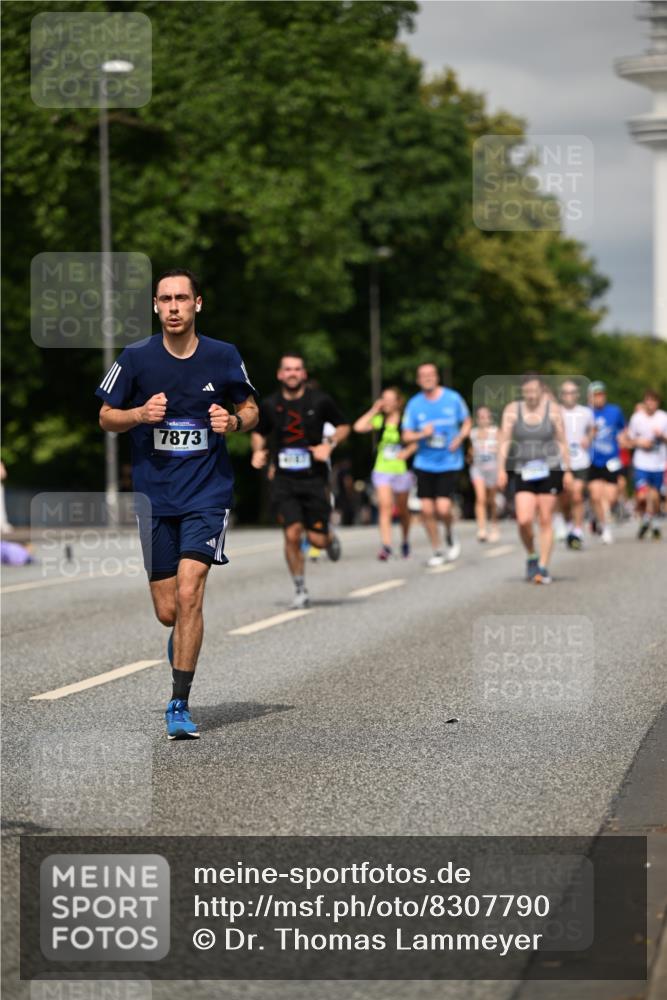 29.06.2025 - hella hamburg halbmarathon Dr. Thomas Lammeyer http://msf.ph/oto/8307790 29.06.2025 10:16:55 Kennedybrücke 1020, 1051, 1328, 2531, 2942, 3360, 4187, 4532, 4554, 5597, 5598, 6489, 7873, 8115, 8398, 8405, 9527, 9705, 10409, 10581 meine-sportfotos.de