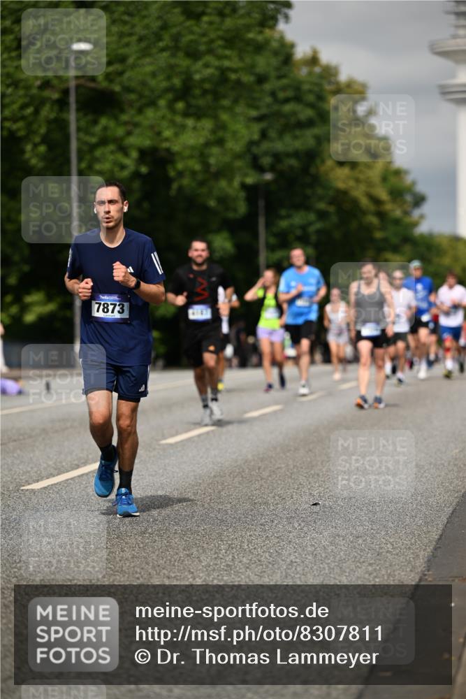 29.06.2025 - hella hamburg halbmarathon Dr. Thomas Lammeyer http://msf.ph/oto/8307811 29.06.2025 10:16:55 Kennedybrücke 1020, 1051, 1328, 2531, 2942, 3360, 4187, 4532, 4554, 5597, 5598, 6489, 7873, 8115, 8398, 8405, 9527, 9705, 10409, 10581 meine-sportfotos.de