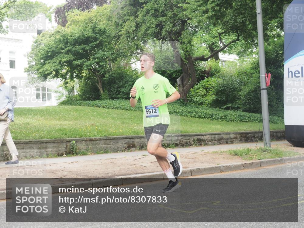 29.06.2025 - hella hamburg halbmarathon KatJ http://msf.ph/oto/8307833 29.06.2025 10:14:50 Zwischen KM18-KM19 5612 meine-sportfotos.de