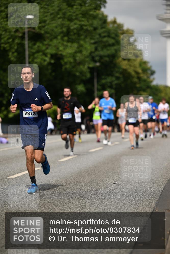 29.06.2025 - hella hamburg halbmarathon Dr. Thomas Lammeyer http://msf.ph/oto/8307834 29.06.2025 10:16:55 Kennedybrücke 1020, 1051, 1328, 2531, 2942, 3360, 4187, 4532, 4554, 5597, 5598, 6489, 7873, 8115, 8398, 8405, 9527, 9705, 10409, 10581 meine-sportfotos.de
