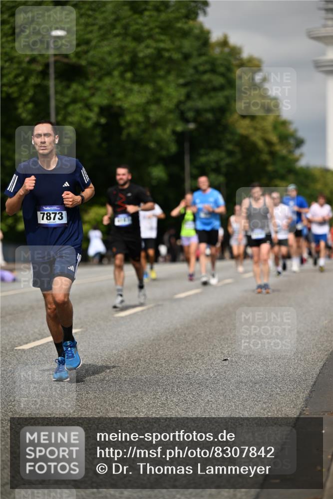 29.06.2025 - hella hamburg halbmarathon Dr. Thomas Lammeyer http://msf.ph/oto/8307842 29.06.2025 10:16:56 Kennedybrücke 1020, 1051, 1328, 2531, 2942, 3360, 4187, 4532, 4554, 5597, 5598, 6489, 7873, 8115, 8398, 8405, 9527, 9705, 10409, 10581 meine-sportfotos.de