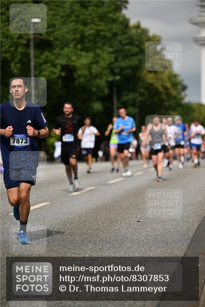 29.06.2025 - hella hamburg halbmarathon Dr. Thomas Lammeyer http://msf.ph/oto/8307853 29.06.2025 10:16:56 Kennedybrücke 1020, 1051, 1328, 2531, 2942, 3360, 4187, 4532, 4554, 5597, 5598, 6489, 7873, 8115, 8398, 8405, 9527, 9705, 10409, 10581 meine-sportfotos.de